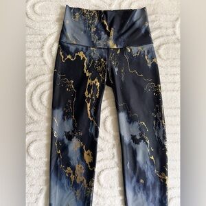Old Navy Active Gold and Navy Blue Marbled Powersoft Leggings, Size S, NWOT